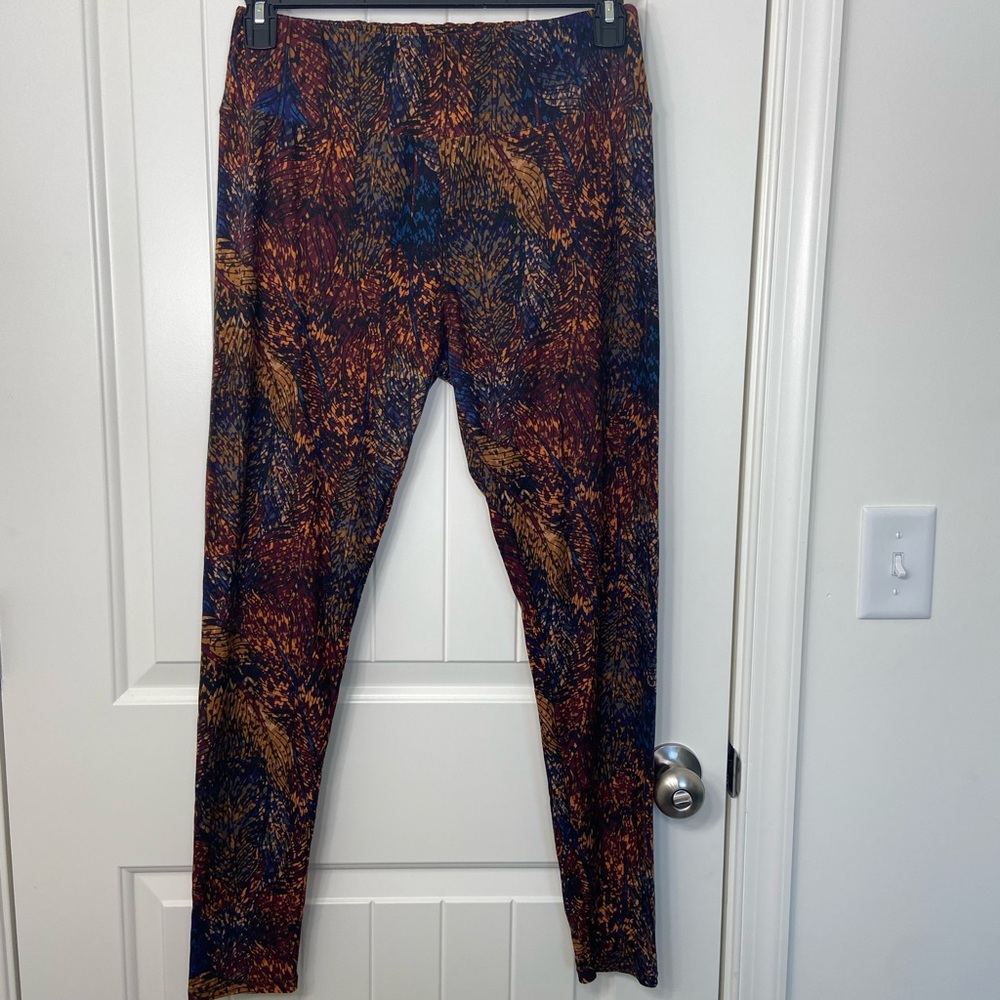 EUC Lularoe women’s leaf feather print soft patterned multicolor leggings M/L